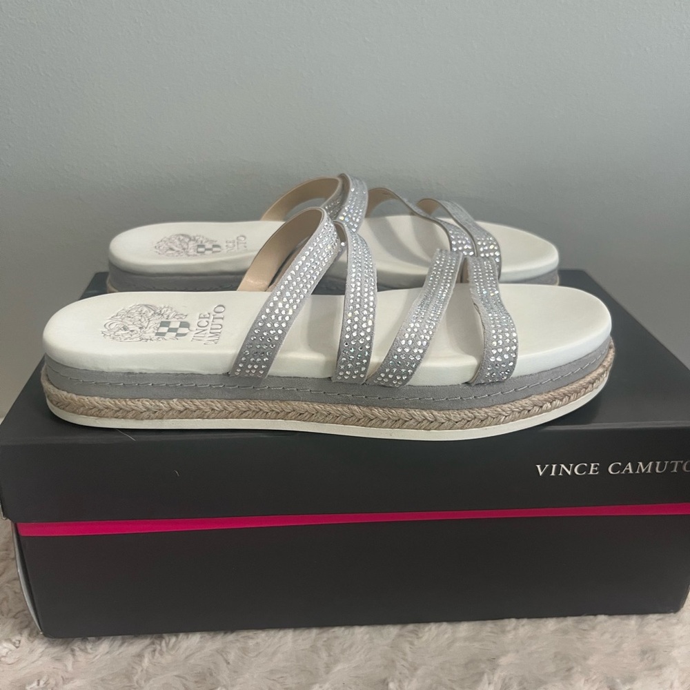 Vince Camuto Silver Women's platform Sandals 6 Wide NEW